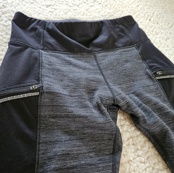 Athleta warm winter running leggings, grey black, size M but fits like S - Picture 4 of 6